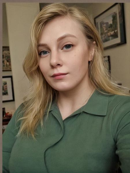 Sydney Ann Poniewaz (Sydsnap)