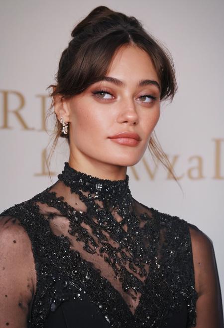 Ella Purnell [Flux/PonyXL]