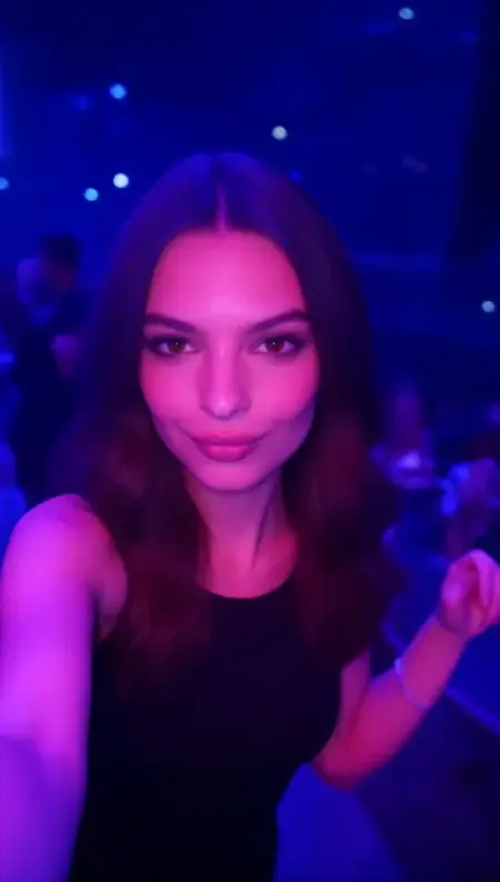 Emily Ratajkowski Hunyuan video Lora