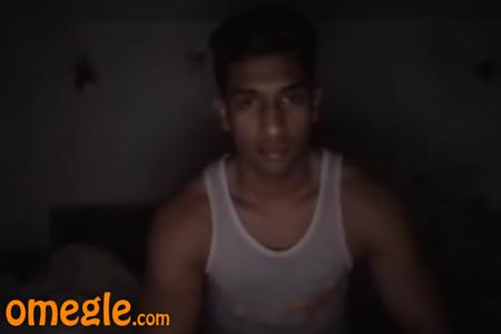 Omegle webcam [Flux Dev]版本v1.0 (ID: 864334)