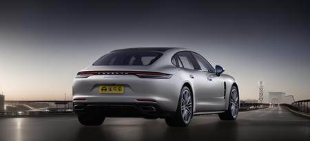 lora-majic-2porsche-panamer