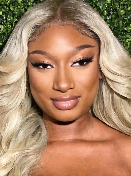 Megan Thee Stallion (rapper) [XL]