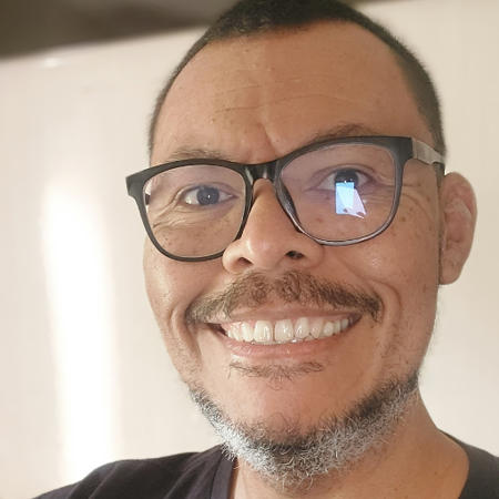 Gutto Nerd Rostos