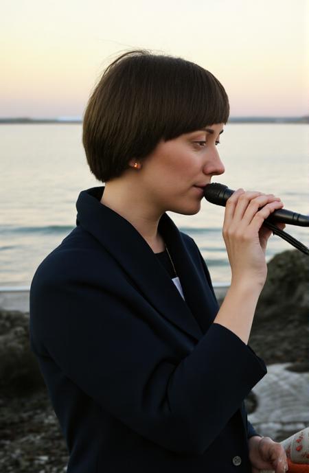 Victoria Bergsman Flux