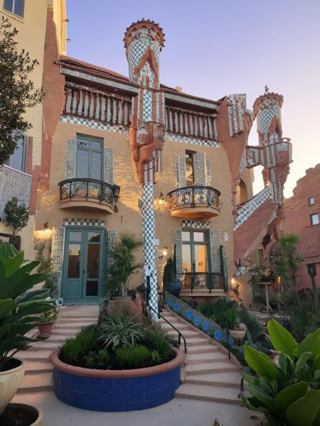 JJ's Gaudi Archi