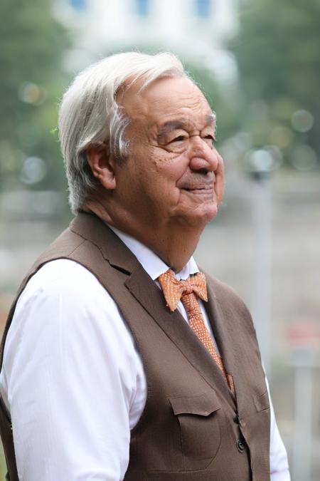 PonyXL-Antonio Guterres