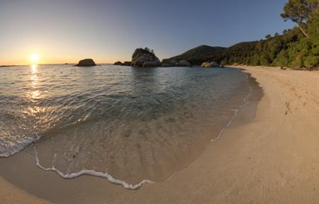 4k Secluded Beach (Rocky Inlet) XL