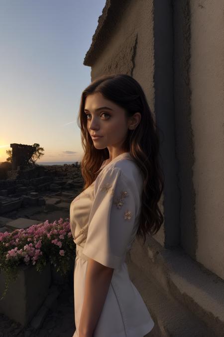 Natalia Dyer (Lora)