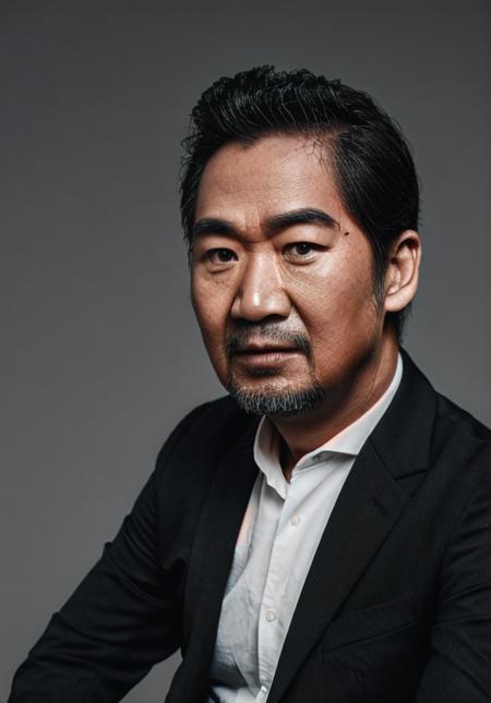 这个男人酷似张国立- the man very look like zhangguoli
