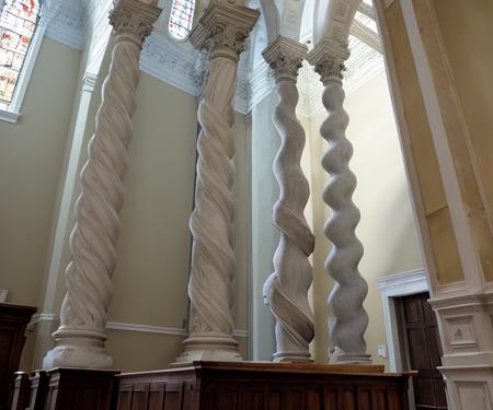 Twisted columns concept