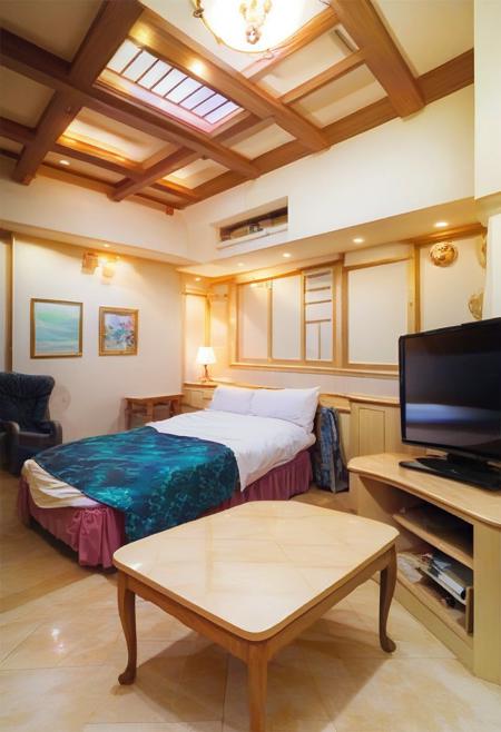 LOVEHOTEL F / PONY版本PONY_V1 (ID: 530587)