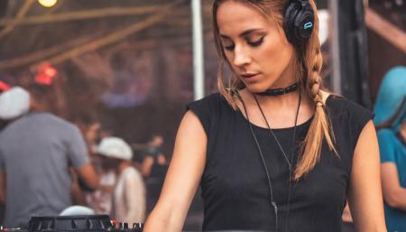 Female Djs SDXL