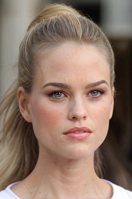 Alice Eve