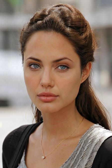 Angelina Jolie / Tomb Raider