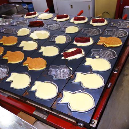 Fish shaped waffle shop