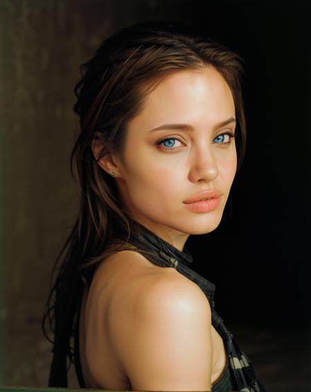 Angelina Jolie  LORA ?
