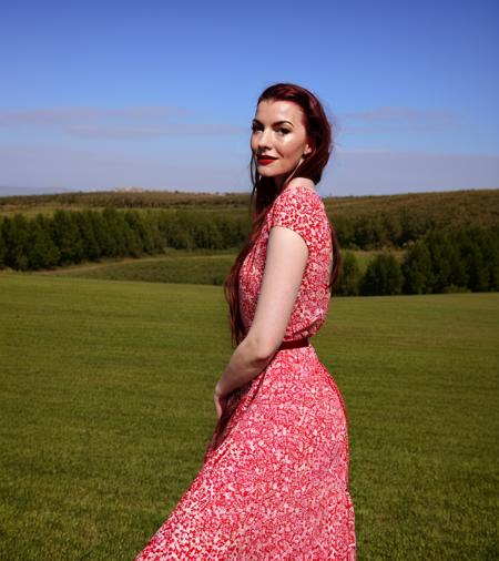 Chrysta Bell