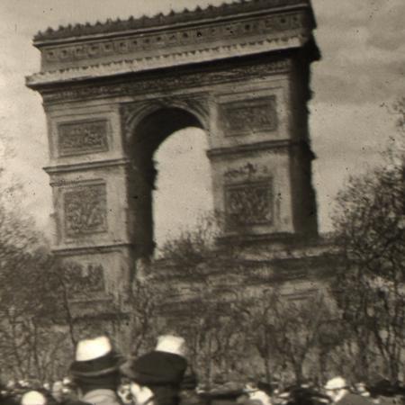 1947 Paris France - Replication (SD2.0/2.1 - LoRA)