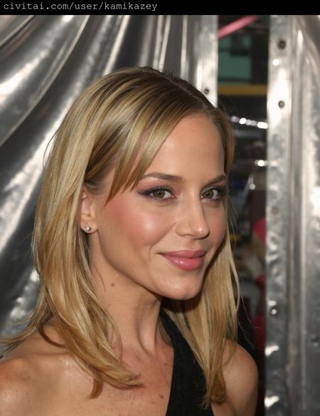 Julie Benz