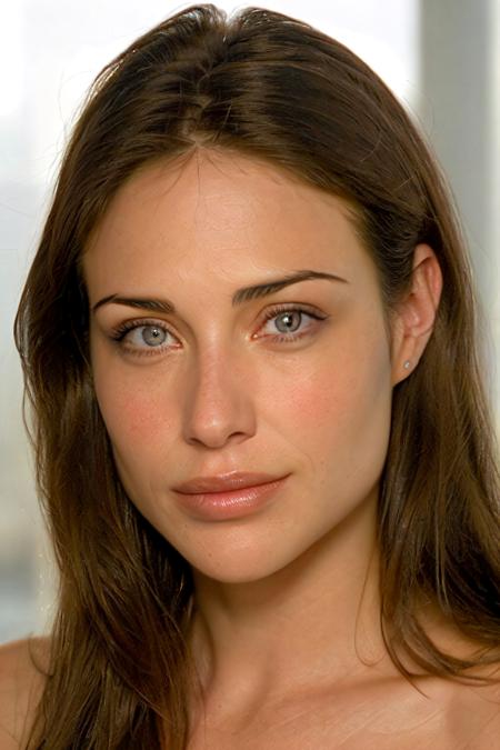 Claire Forlani
