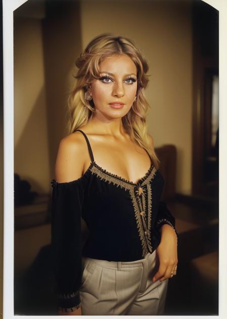 Emel Sayın