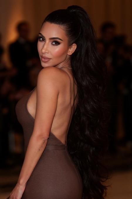 Kim Kardashian [Flux/PonyXL]版本Flux v1.0 (ID: 739130)