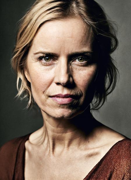 Kim Dickens