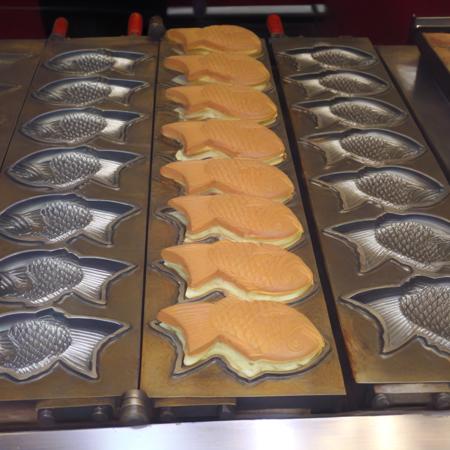 Fish shaped waffle shop版本SDXL (ID: 669765)