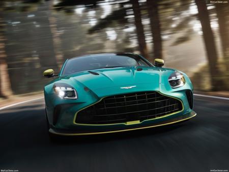 Aston_Martin-Vantage_F1