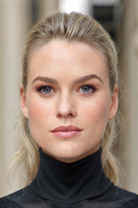Alice Eve
