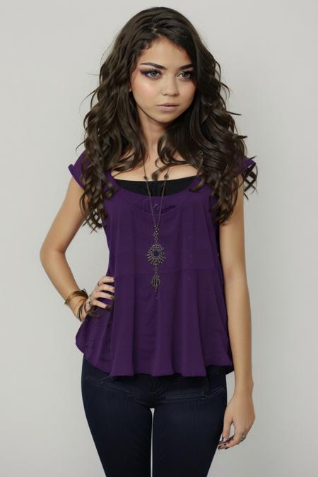 Sarah Hyland (LORA)