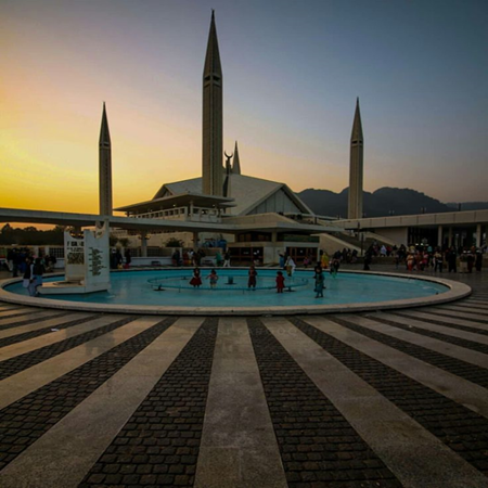 Pakistani_FaisalMosque_LoRA