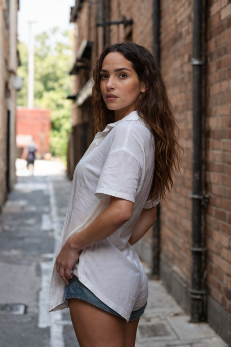 Adria Arjona | ??