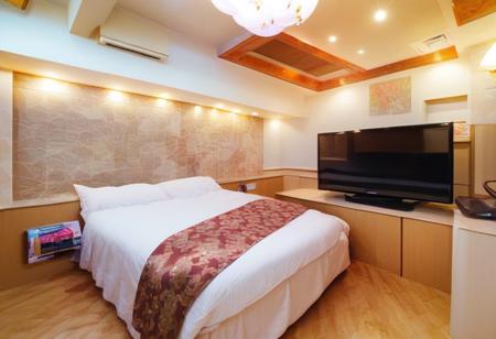 LOVEHOTEL F / PONY