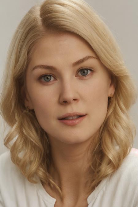 Rosamund Pike