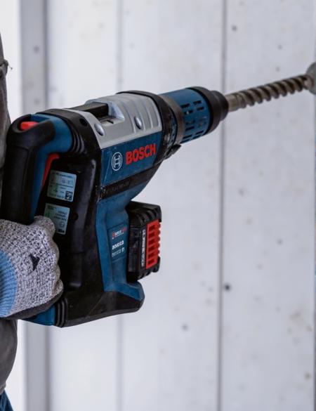 Bosch Professional Akku-Bohrhammer [Flux]