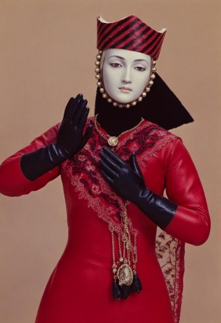 The Color of Pomegranates / Sofiko Chiaureli