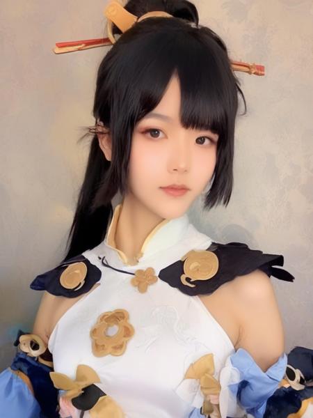 Xiaohuijun / 小慧君 - Chinese cosplayer and influencer
