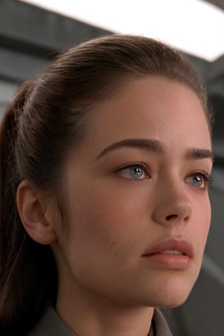 Denise Richards - Starship Troopers