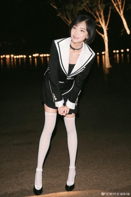 有点像成果的模型 A Lora looks like  Cheng Guo