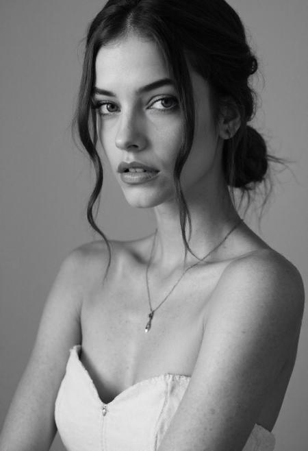 Barbara Palvin | 芭芭拉·帕尔文版本Flux.1 D v1.0 (ID: 1263678)