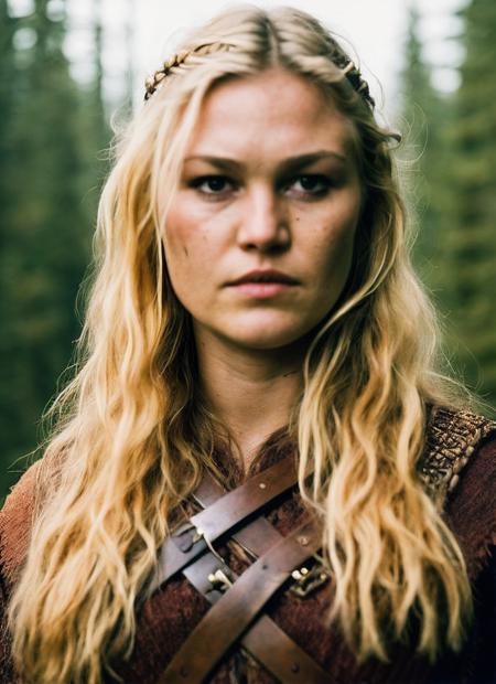 Julia Stiles