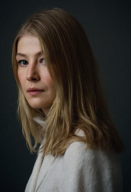 Rosamunde Pike
