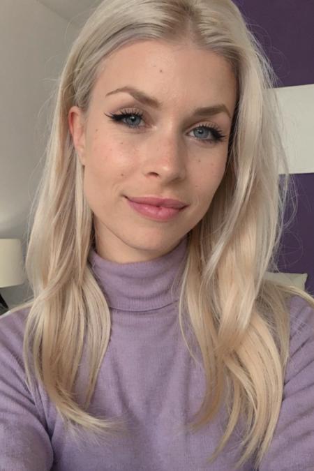 Ocicat | Jana Volkova - Camgirl SD1