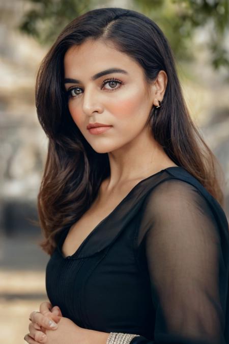 Wamiqa Gabbi (FLUX LoRa)版本v2.0 (ID: 199676)